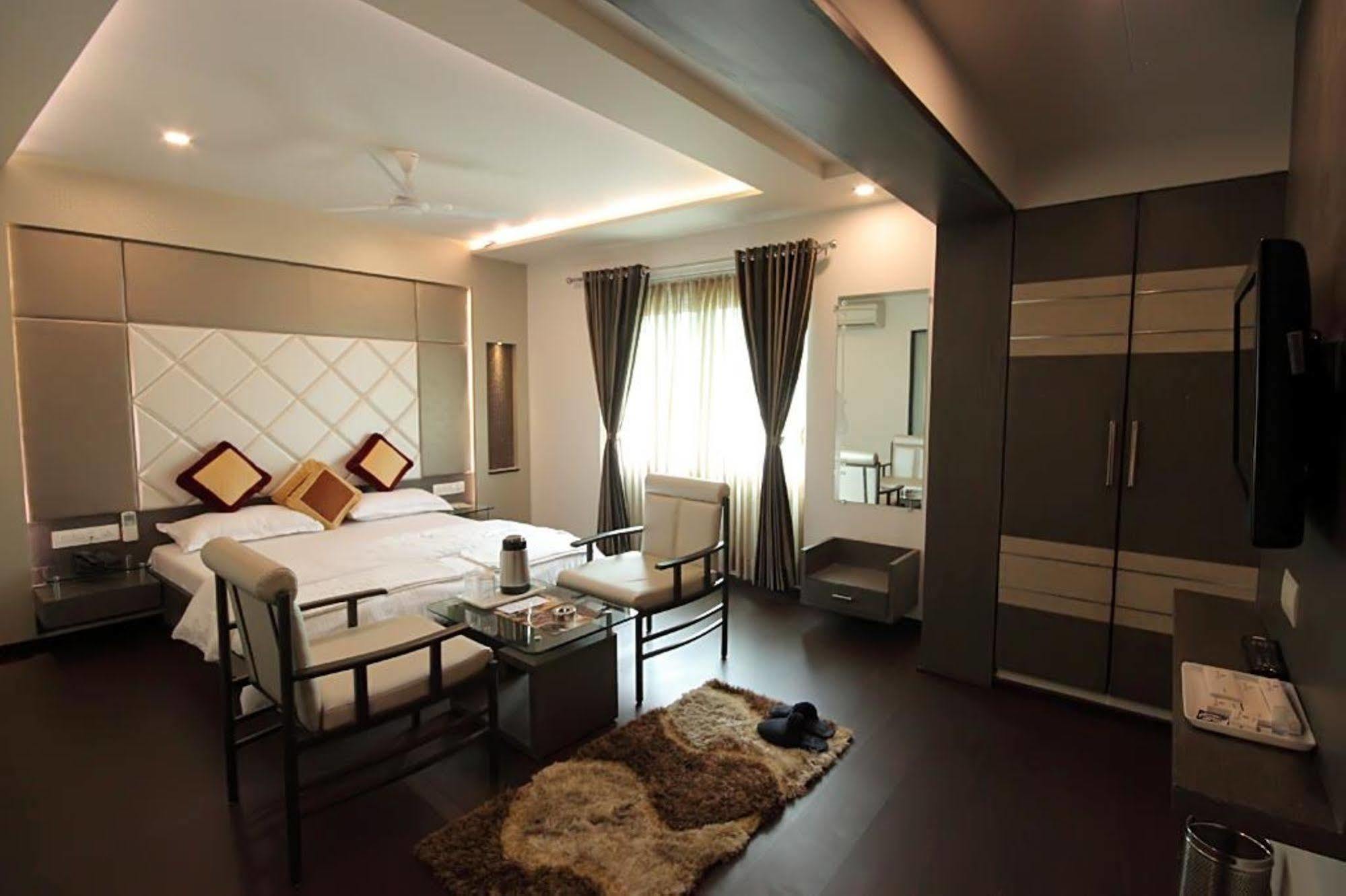 Hotel Flair Inn Ahmedabad Extérieur photo
