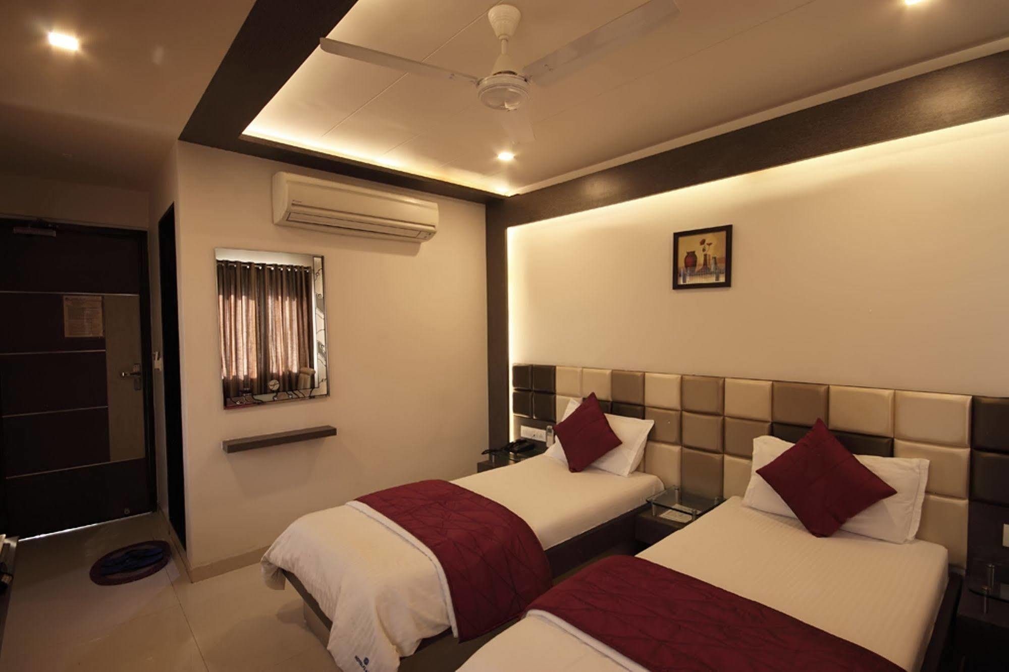 Hotel Flair Inn Ahmedabad Extérieur photo