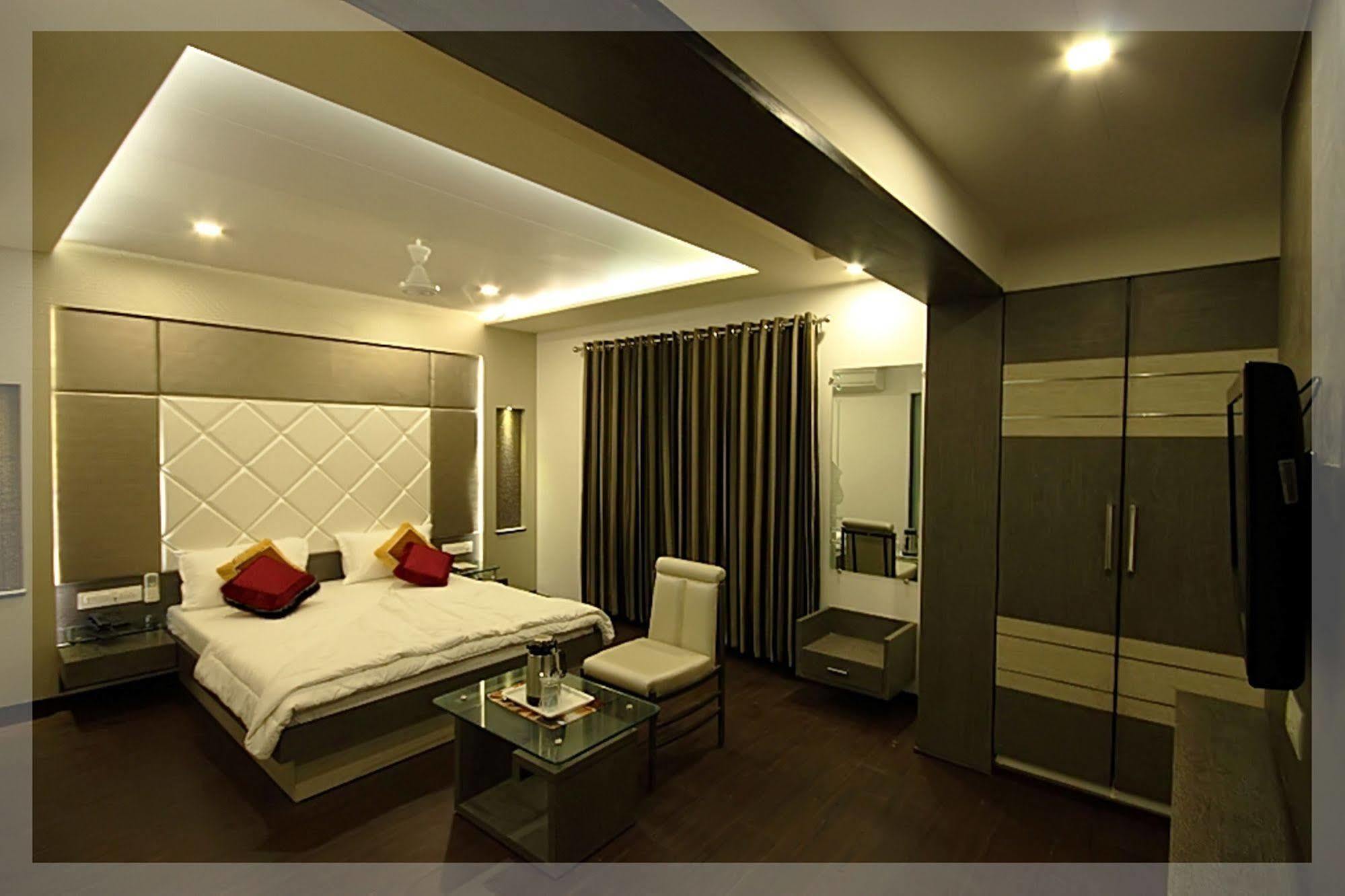 Hotel Flair Inn Ahmedabad Extérieur photo
